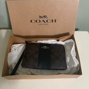 Coach Wristlet Brown NWOT